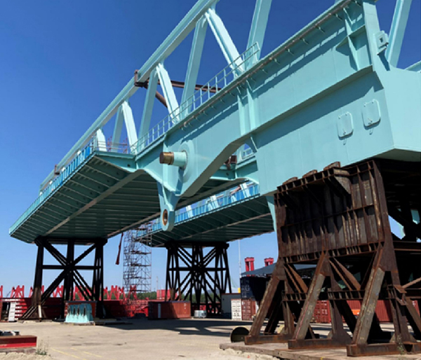 Protecting a European sea lock fabricated in China